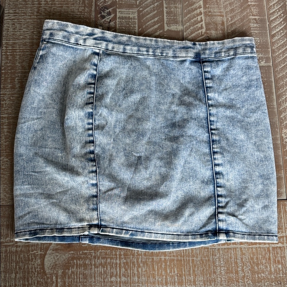Medium Wash Y2K 90s Denim Mini Skirt - Picture 9 of 10